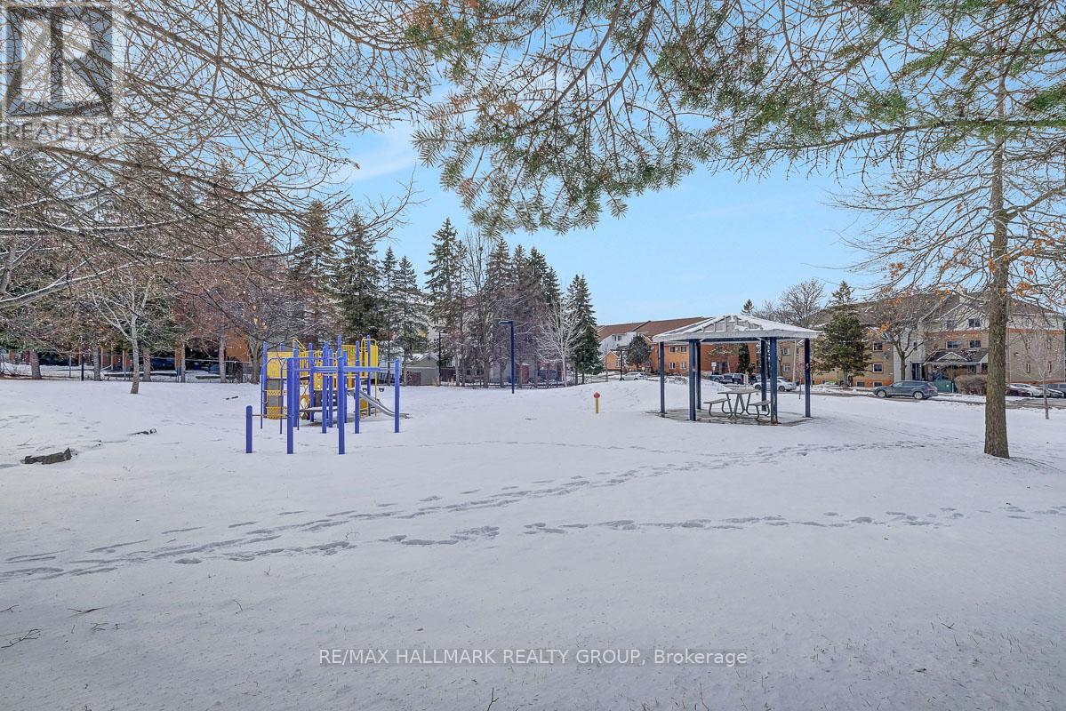 1 Rothbury Crescent, Ottawa, Ontario  K1K 4N4 - Photo 40 - X12901268