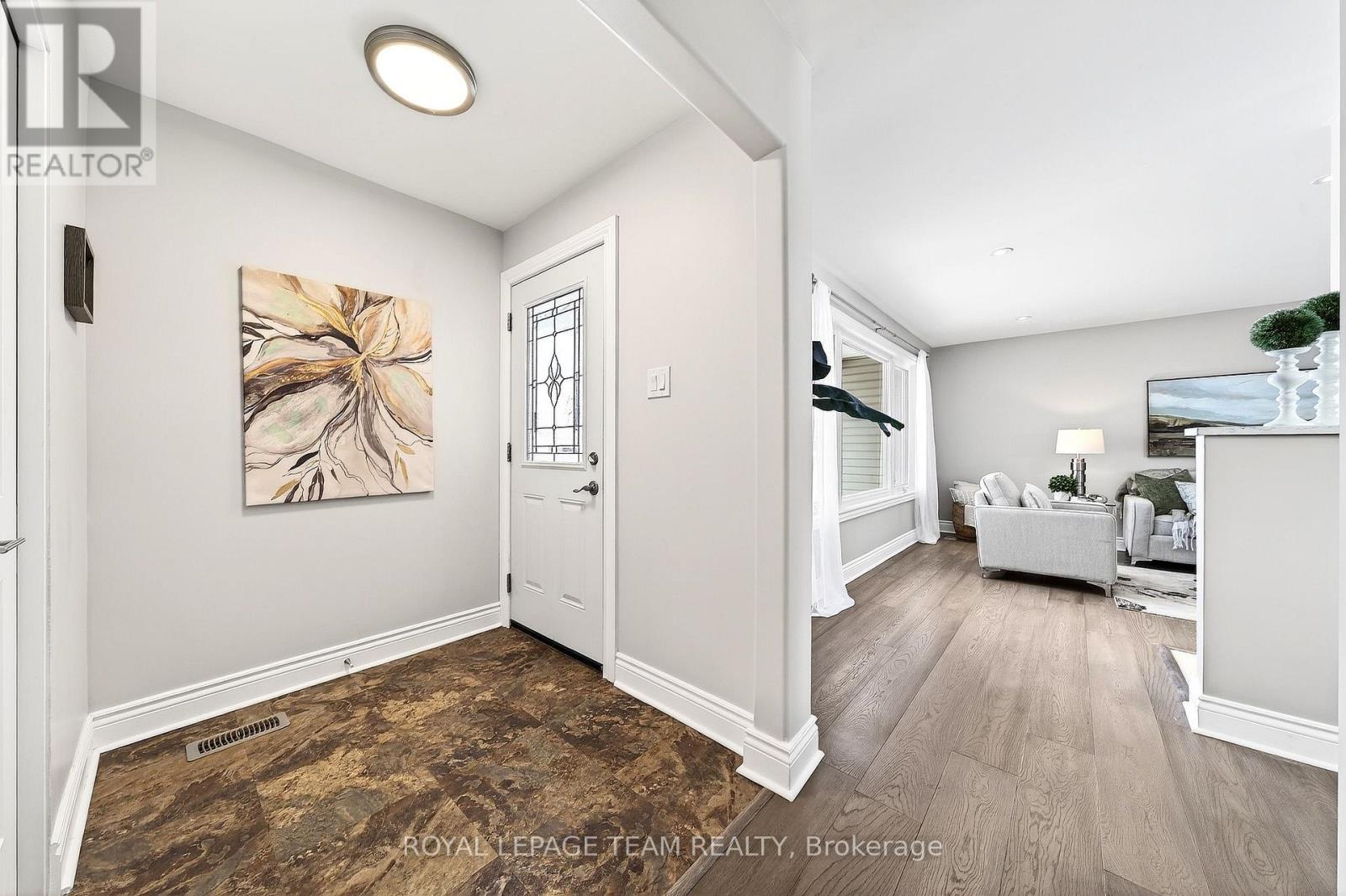 26 Solva Drive, Ottawa, Ontario  K2H 5R5 - Photo 6 - X12901286