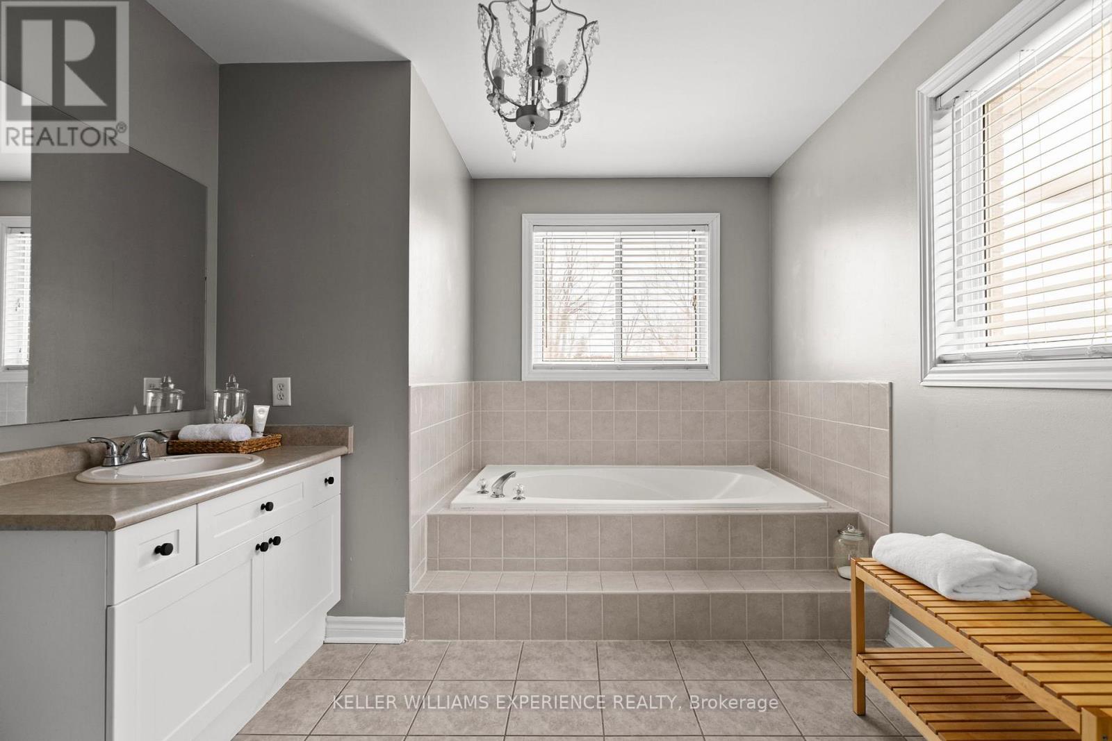 102 Country Lane, Barrie (Painswick South), Ontario  L4N 0N3 - Photo 16 - S12901222