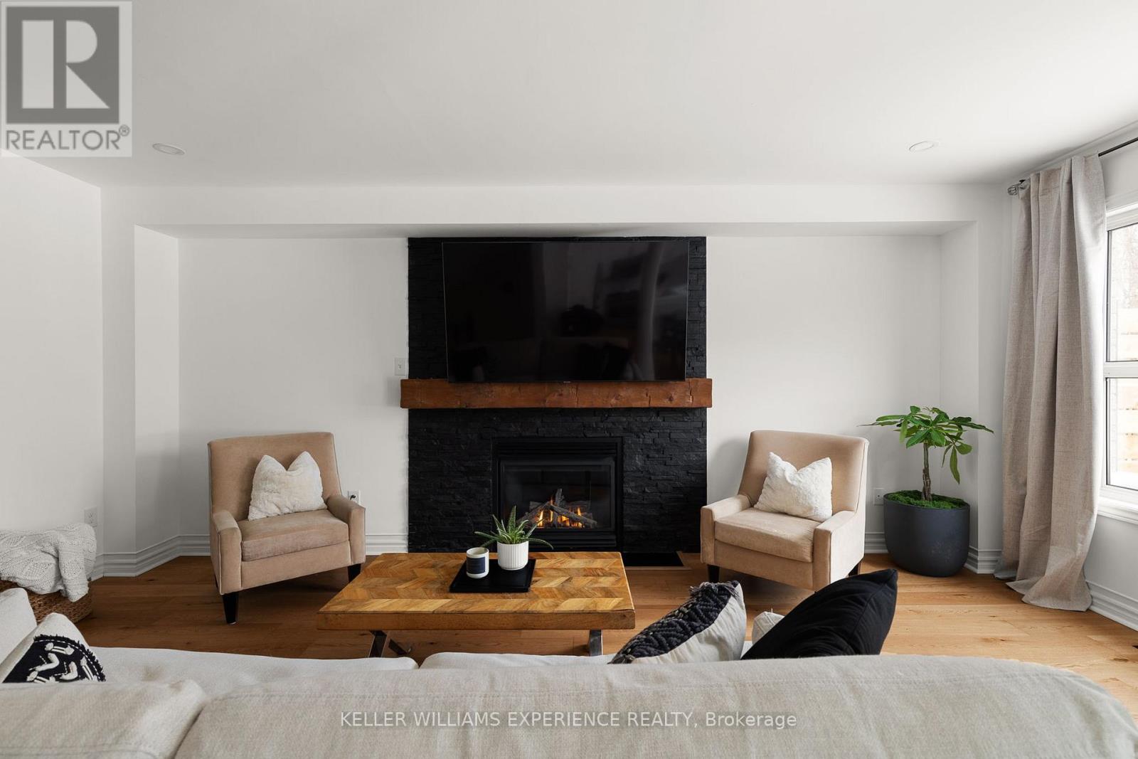 102 Country Lane, Barrie (Painswick South), Ontario  L4N 0N3 - Photo 5 - S12901222