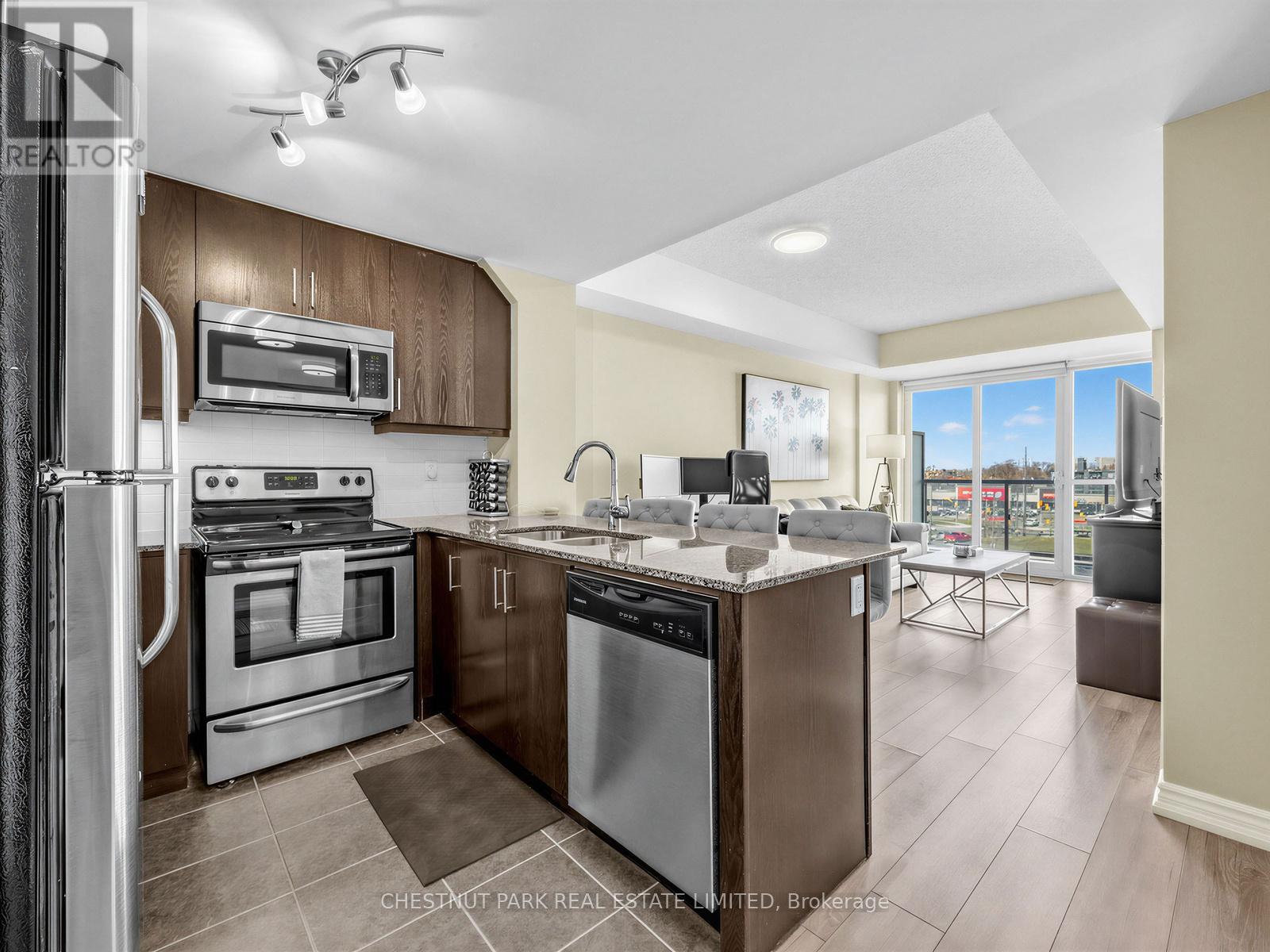 613 - 15 JAMES FINLAY WAY, toronto (downsview-roding-cfb), Ontario