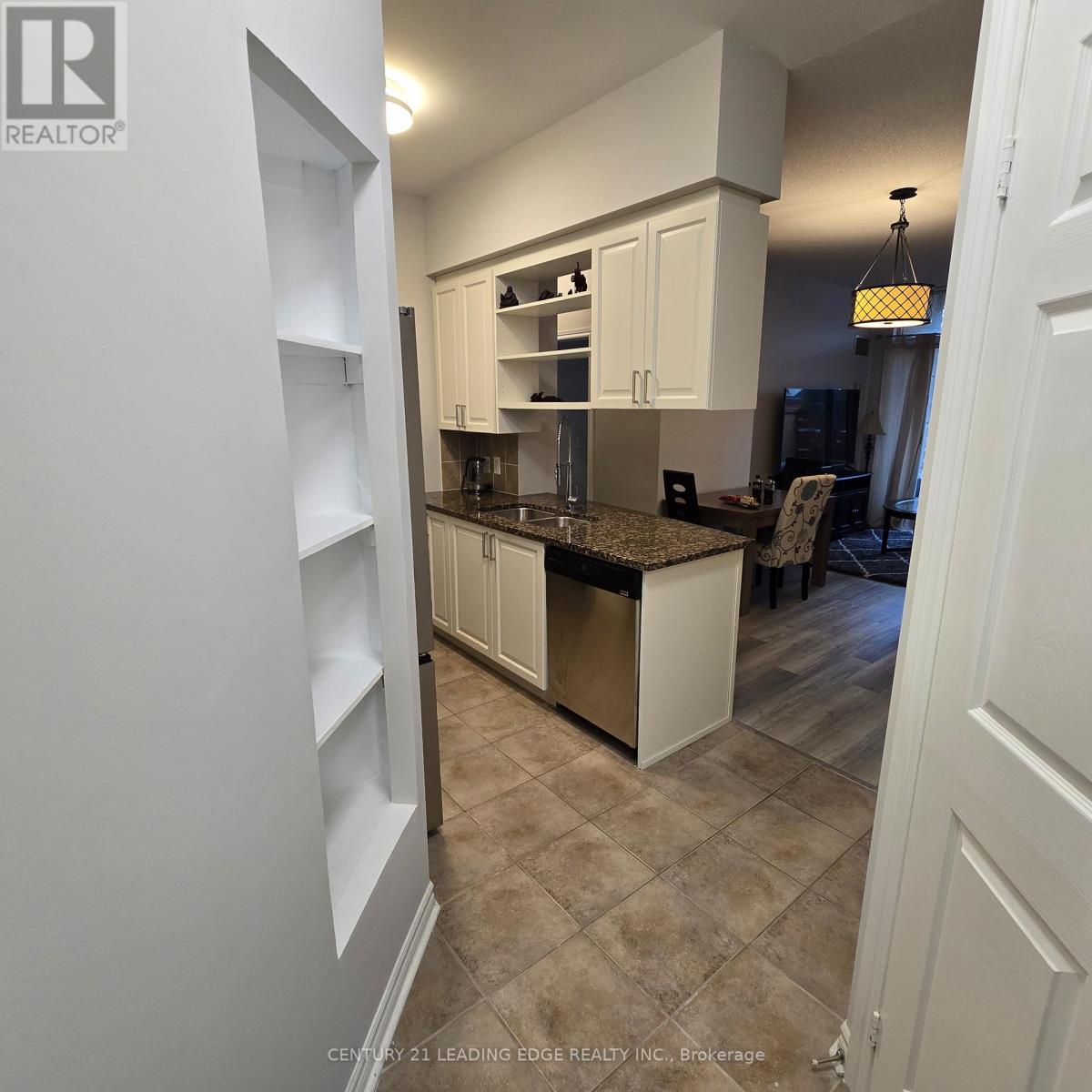 103 - 2325 Central Park Drive, Oakville (Ro River Oaks), Ontario  L6H 0E2 - Photo 2 - W12901234