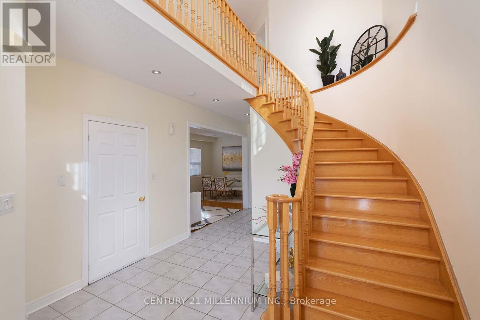 5869 Yachtsman Cross, Mississauga (Churchill Meadows), Ontario  L5M 6P1 - Photo 4 - W12901242