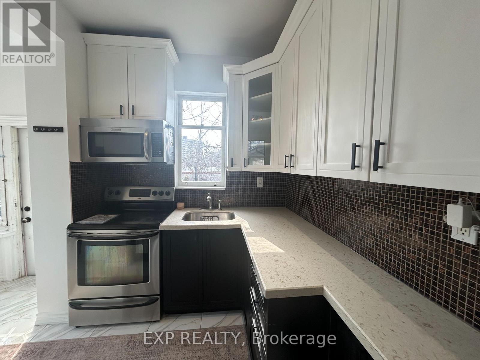 2 - 76 Rosemount Avenue, Toronto (Weston), Ontario  M9N 3B3 - Photo 6 - W12901292