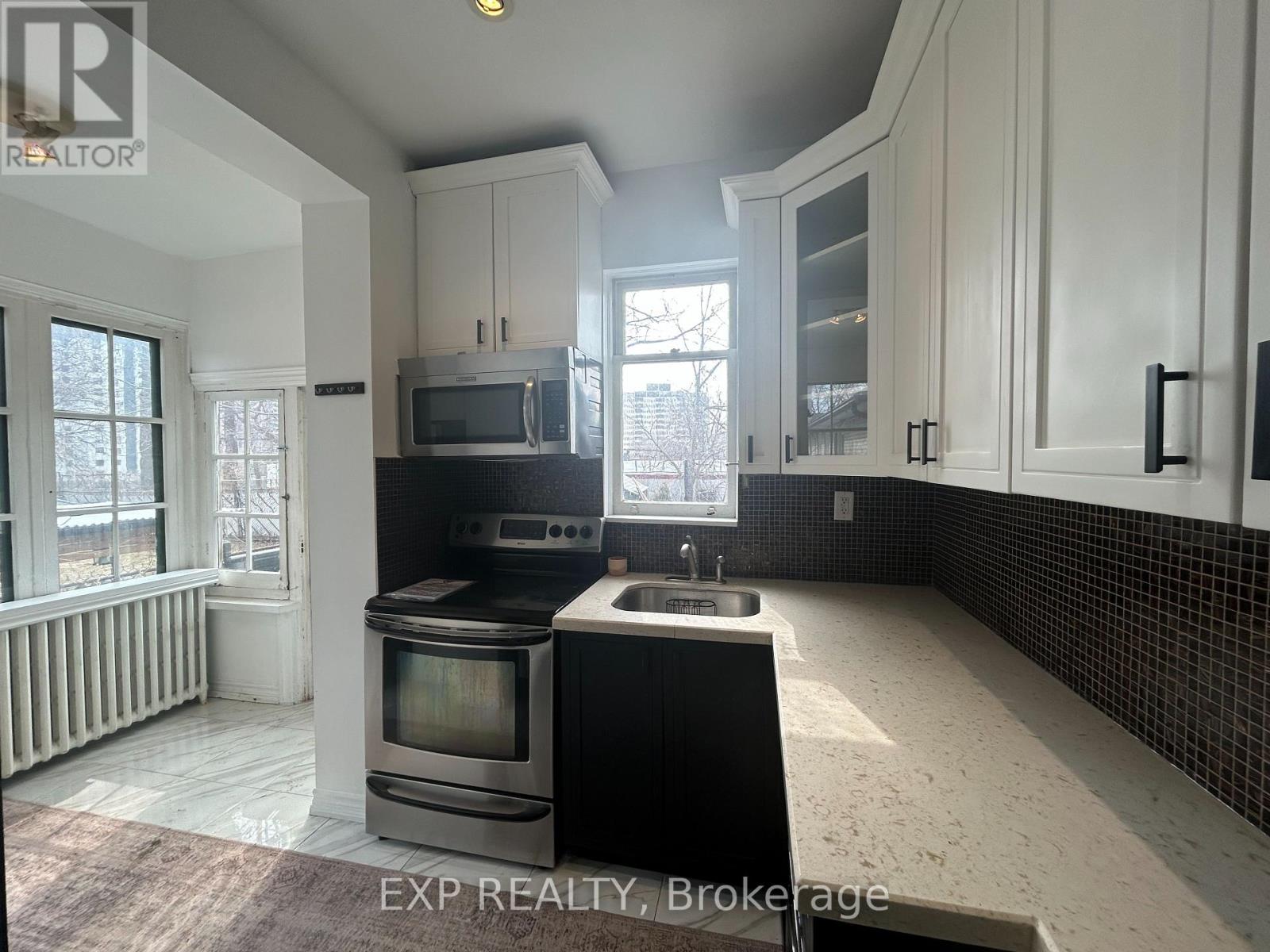 2 - 76 Rosemount Avenue, Toronto (Weston), Ontario  M9N 3B3 - Photo 7 - W12901292