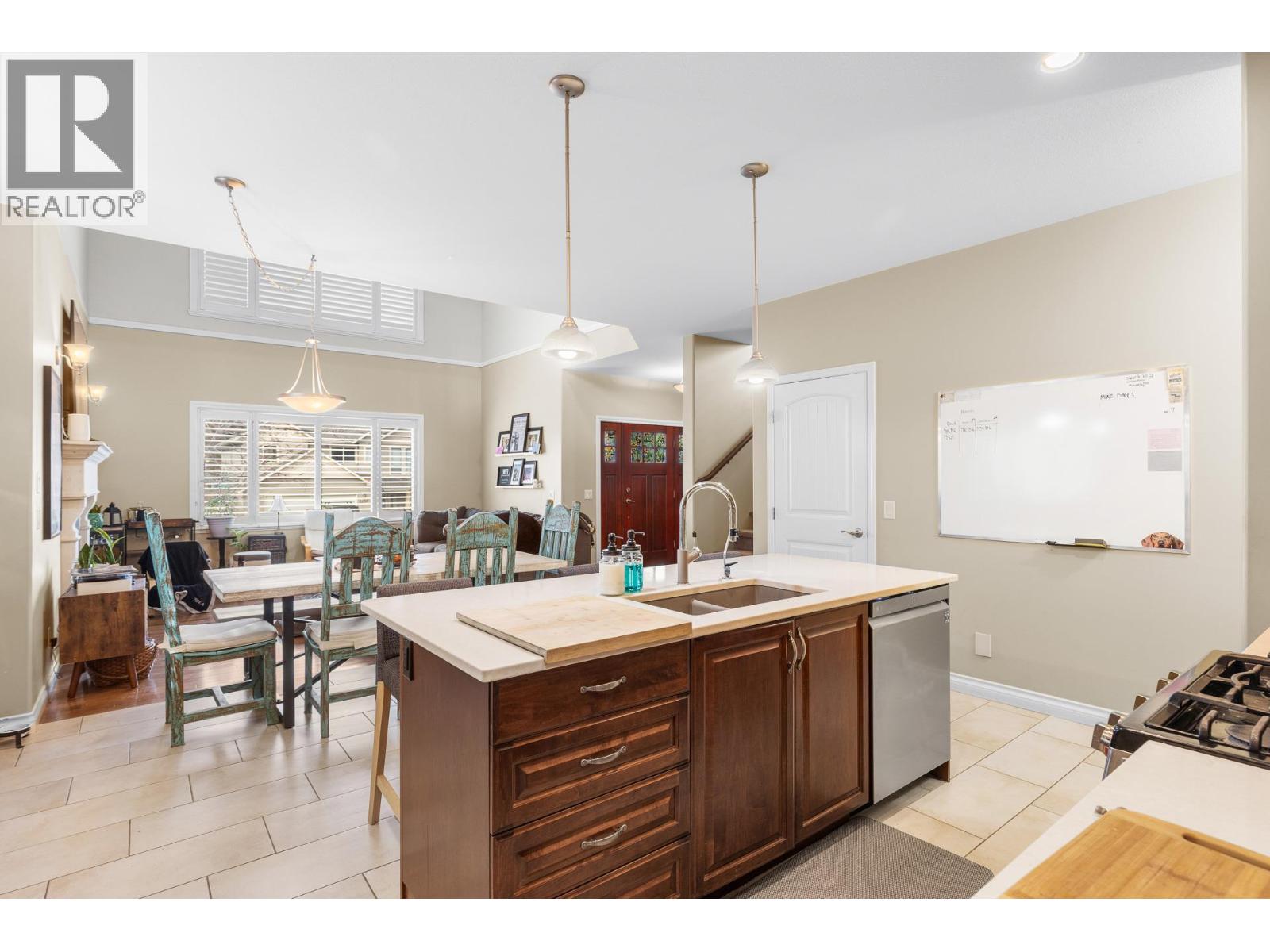 2253 Wilkinson Street Kelowna Photo 17