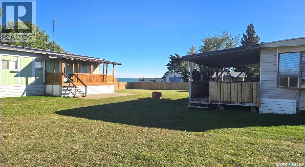 1&2 Lakeview Avenue, Meota Rm No.468, Saskatchewan  S0M 1X0 - Photo 2 - SK030856