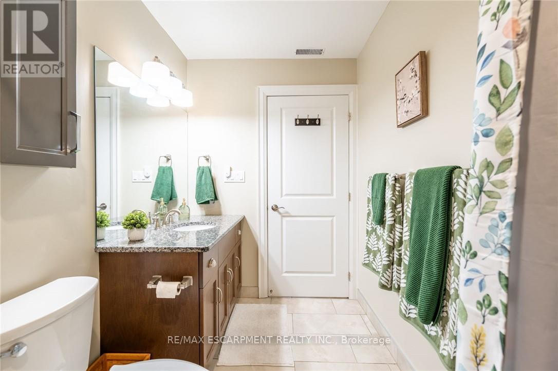 1 Archdeacon Clark Trail, Hamilton (Kennedy), Ontario  L9B 2M2 - Photo 16 - X12901232