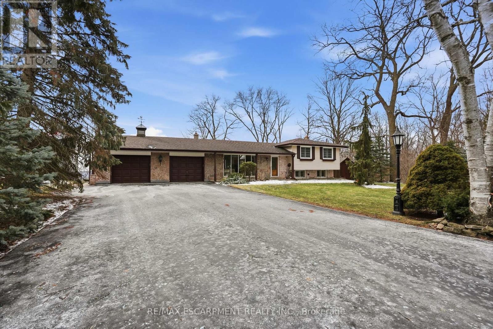 1 Thorncrest Boulevard, Hamilton (Pleasant View), Ontario  L9H 7L1 - Photo 6 - X12901258