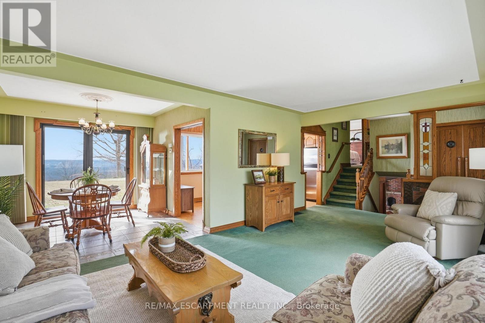 1 Thorncrest Boulevard, Hamilton (Pleasant View), Ontario  L9H 7L1 - Photo 9 - X12901258