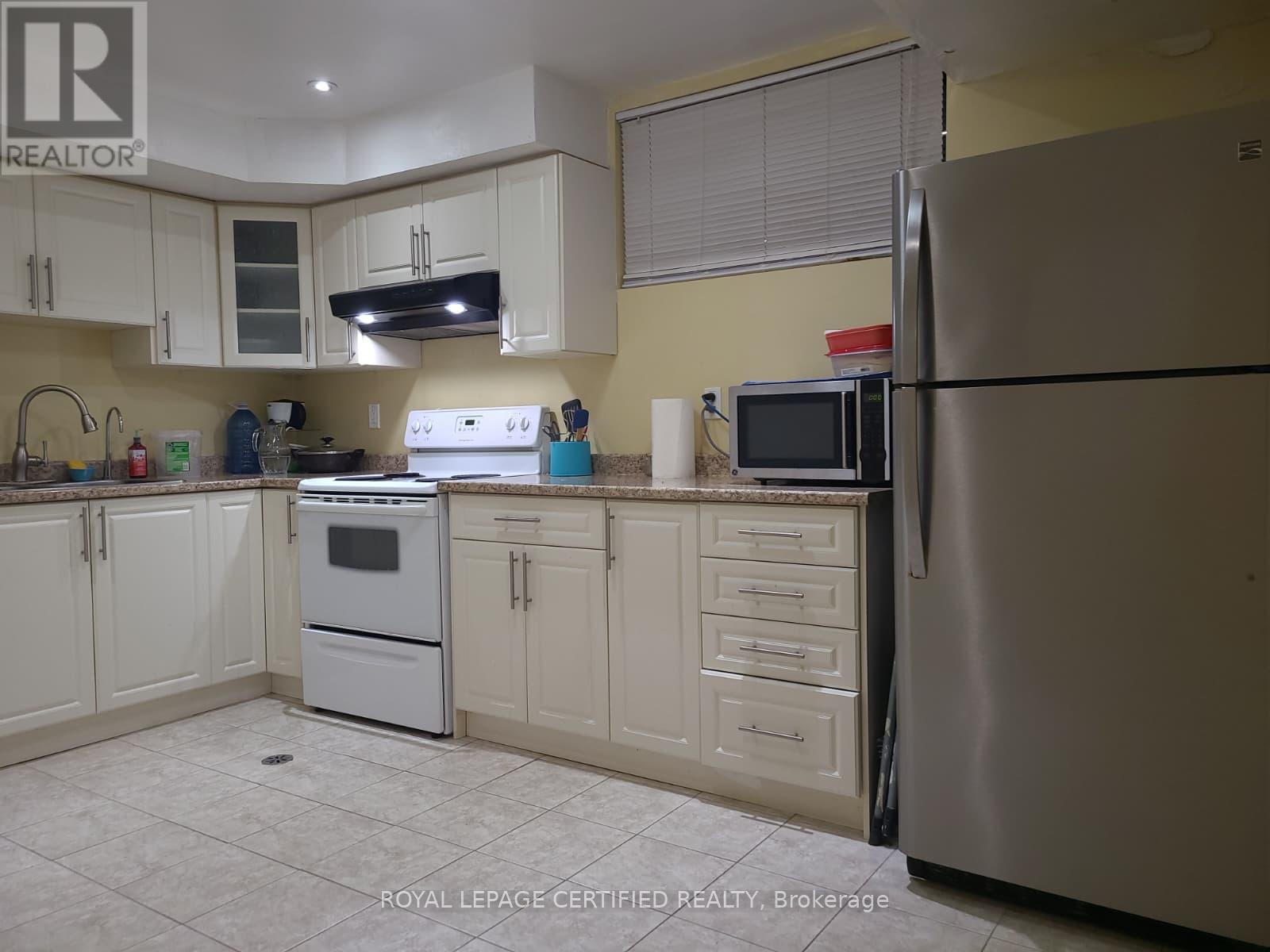 Bsmnt - 12 Peer Drive, Guelph (Kortright Hills), Ontario  N1C 1G9 - Photo 10 - X12901284