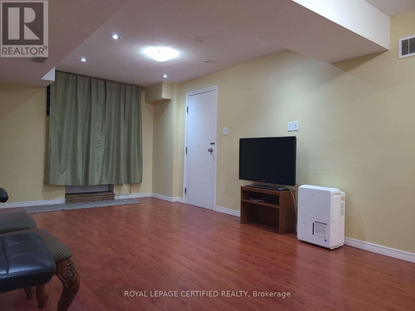 Bsmnt - 12 Peer Drive, Guelph (Kortright Hills), Ontario  N1C 1G9 - Photo 12 - X12901284