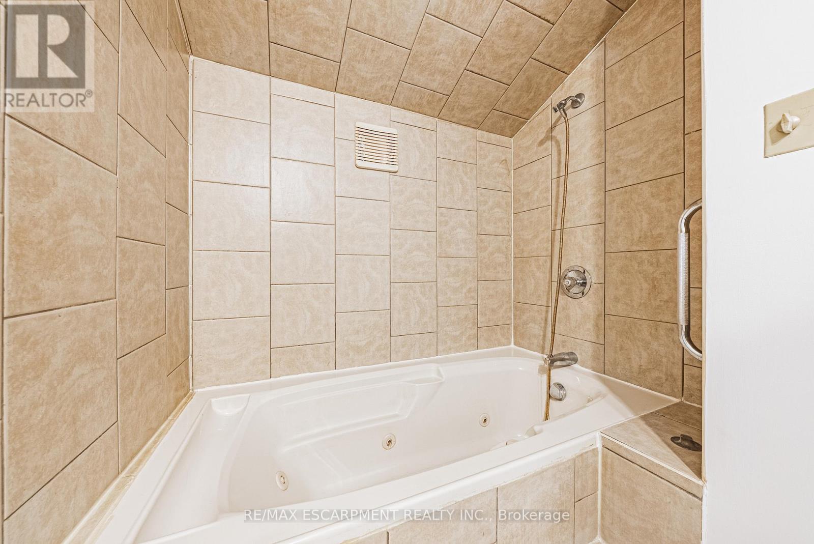 1124 Dunsmure Road, Hamilton (Normanhurst), Ontario  L8H 1K5 - Photo 20 - X12901298