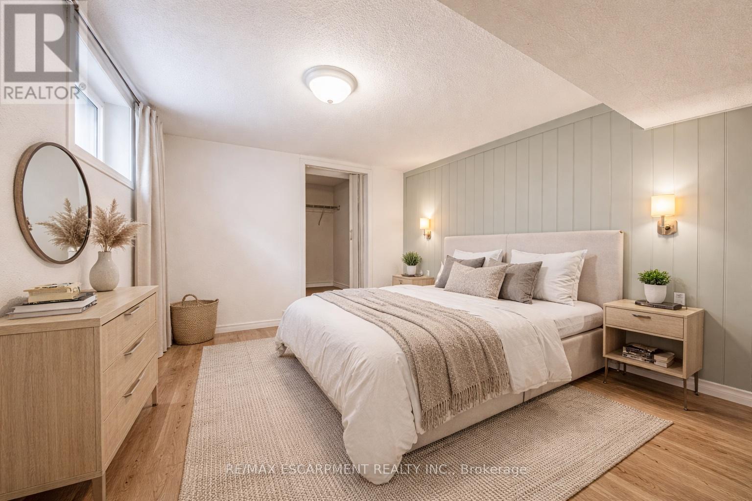 1124 Dunsmure Road, Hamilton (Normanhurst), Ontario  L8H 1K5 - Photo 27 - X12901298