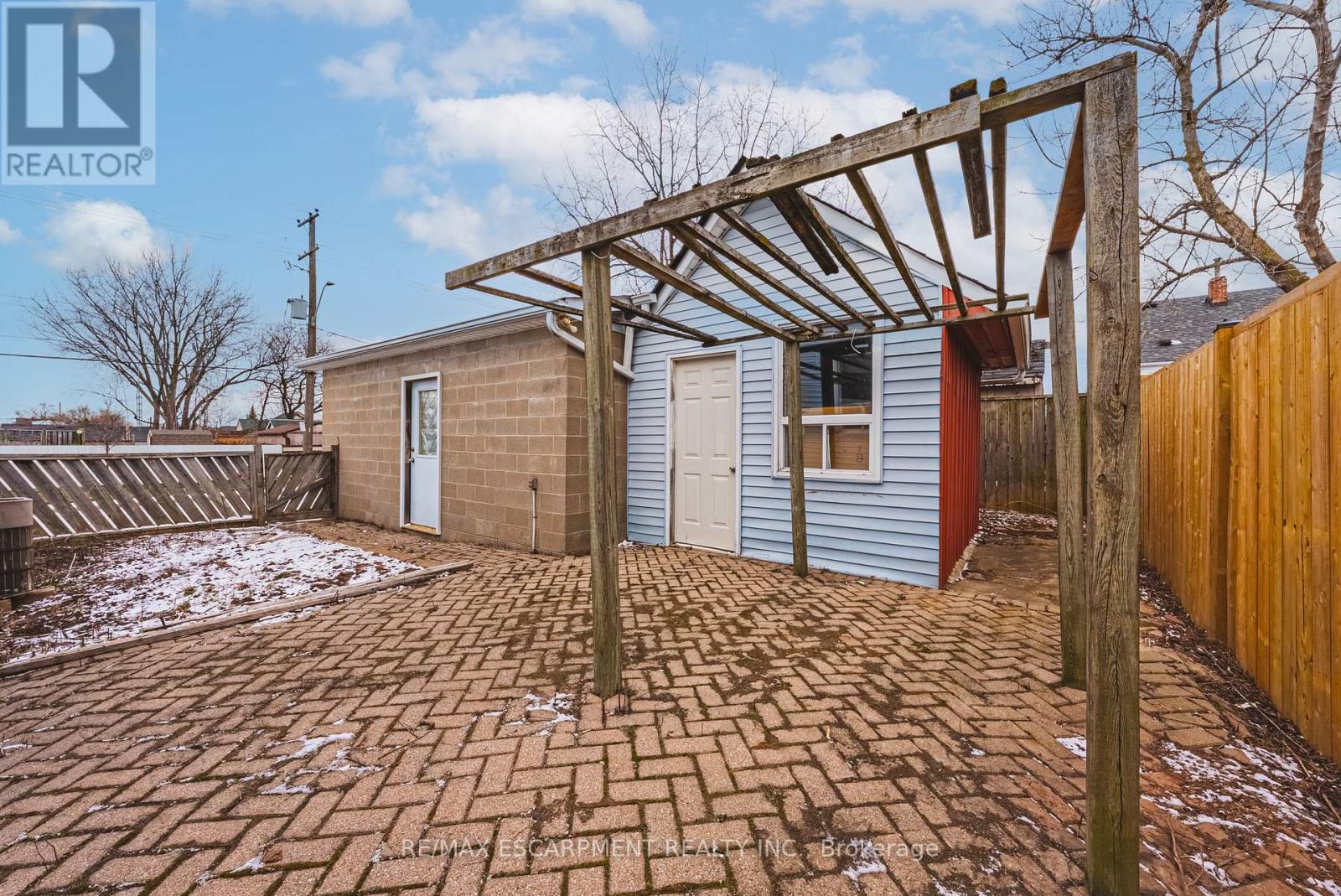 1124 Dunsmure Road, Hamilton (Normanhurst), Ontario  L8H 1K5 - Photo 31 - X12901298