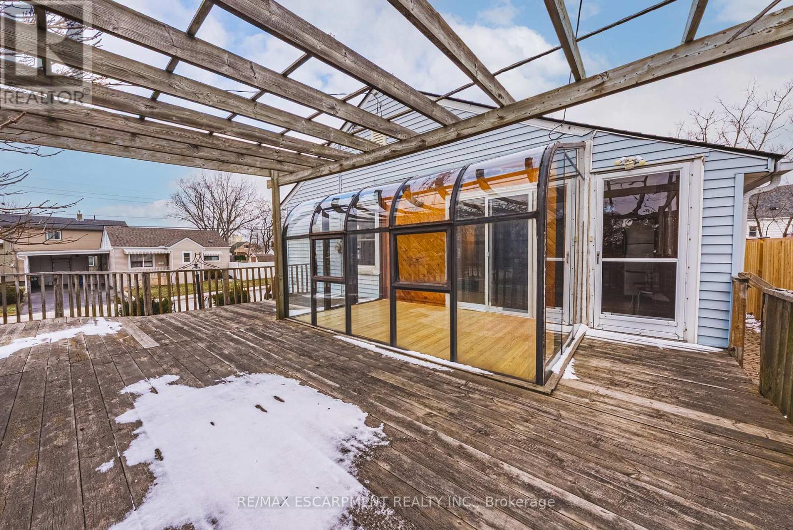 1124 Dunsmure Road, Hamilton (Normanhurst), Ontario  L8H 1K5 - Photo 33 - X12901298