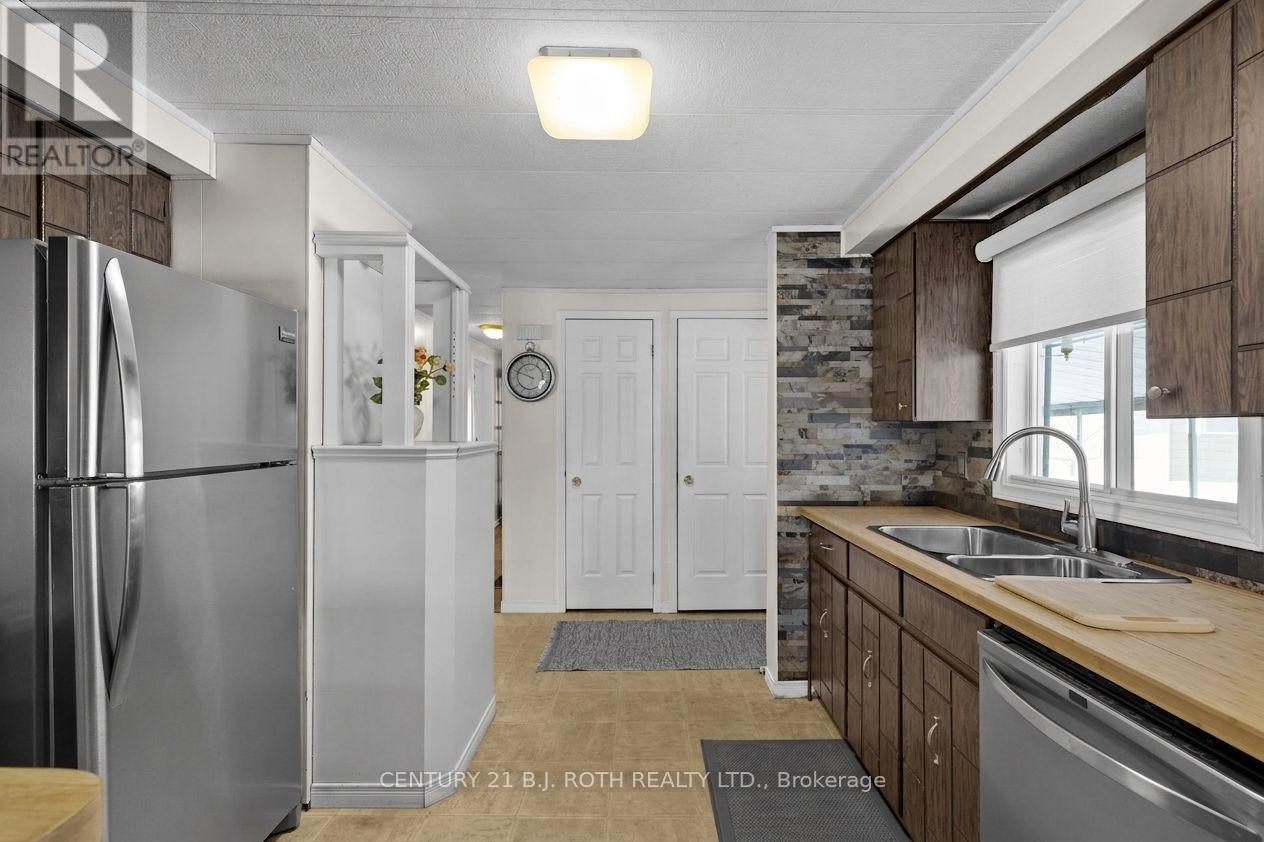 3 Donald Street, Oro-Medonte, Ontario  L0L 1T0 - Photo 10 - S12898000