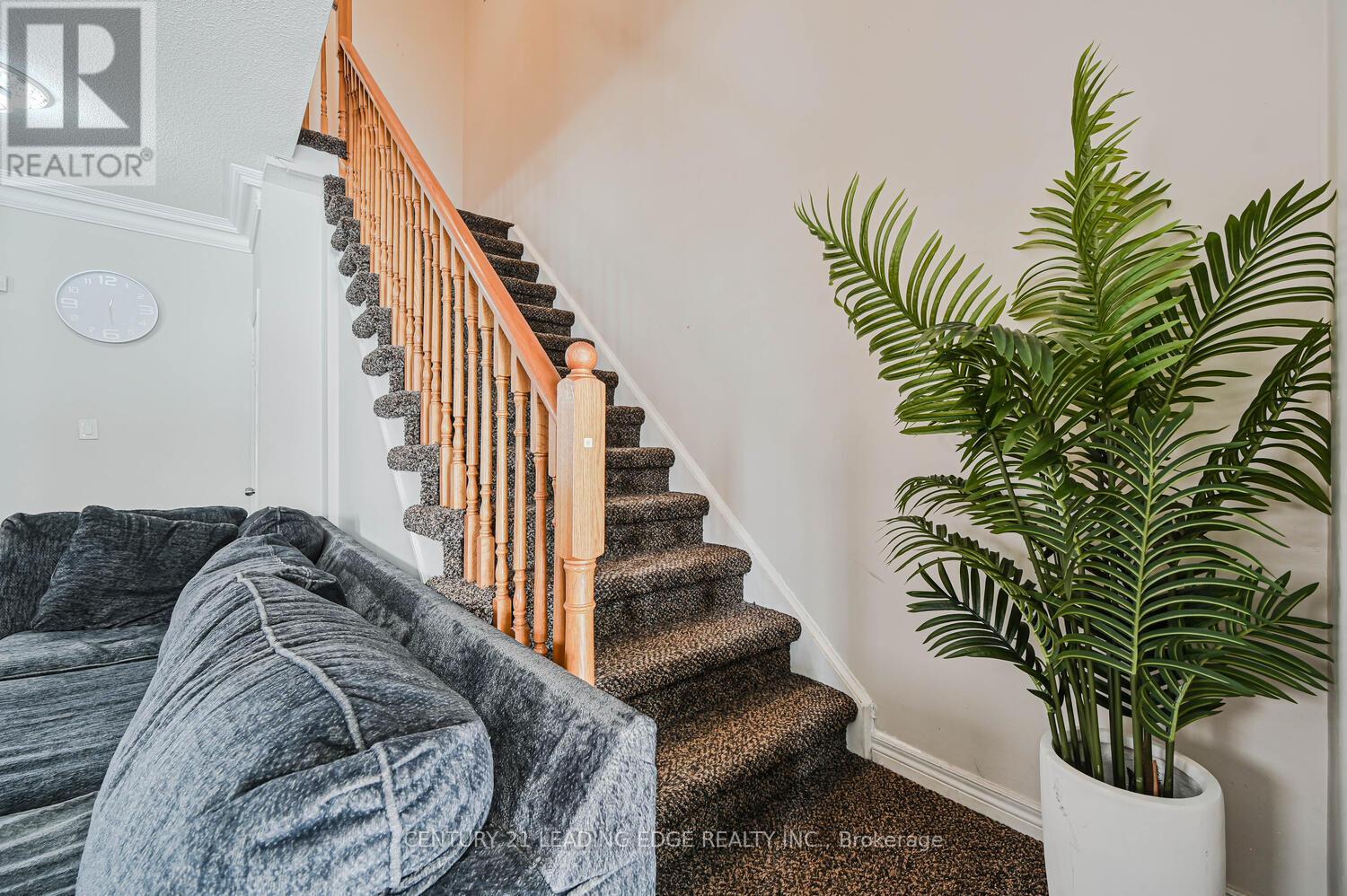 44 Deepcoral Court, Brampton (Madoc), Ontario  L6V 4P7 - Photo 8 - W12856948