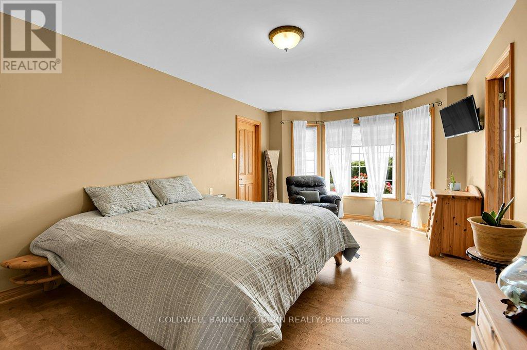 11229 Lakeshore Drive, South Dundas, Ontario  K0E 1K0 - Photo 17 - X12414278