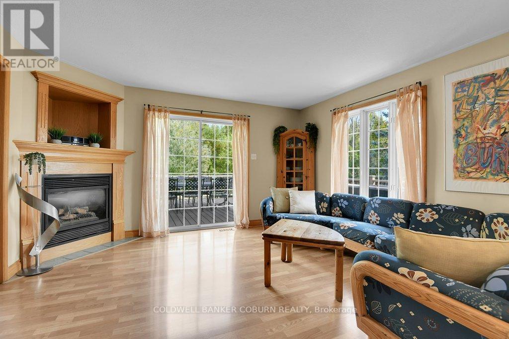 11229 Lakeshore Drive, South Dundas, Ontario  K0E 1K0 - Photo 14 - X12414278