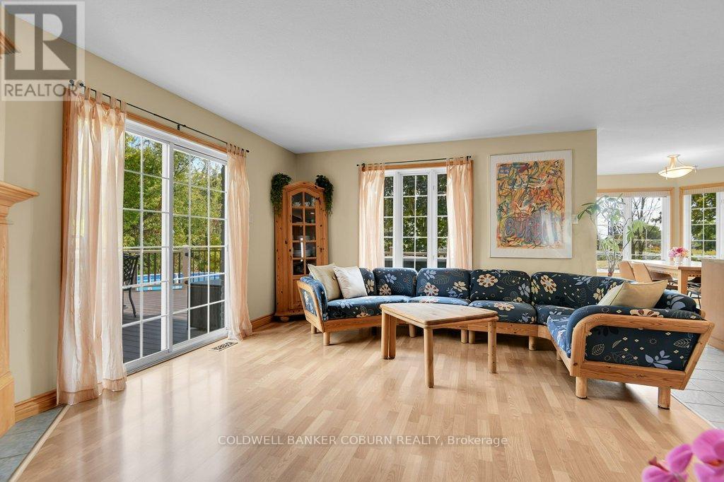 11229 Lakeshore Drive, South Dundas, Ontario  K0E 1K0 - Photo 15 - X12414278