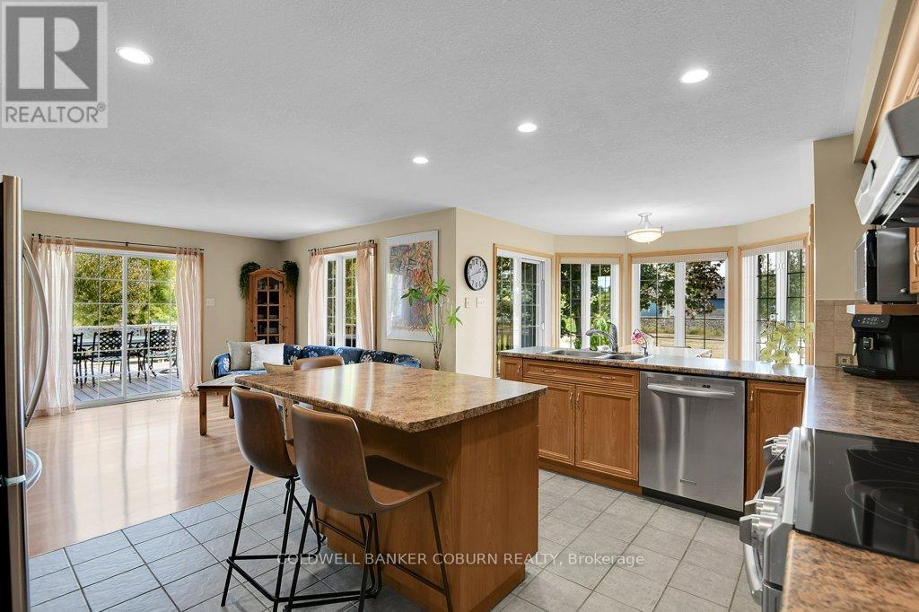 11229 Lakeshore Drive, South Dundas, Ontario  K0E 1K0 - Photo 12 - X12414278