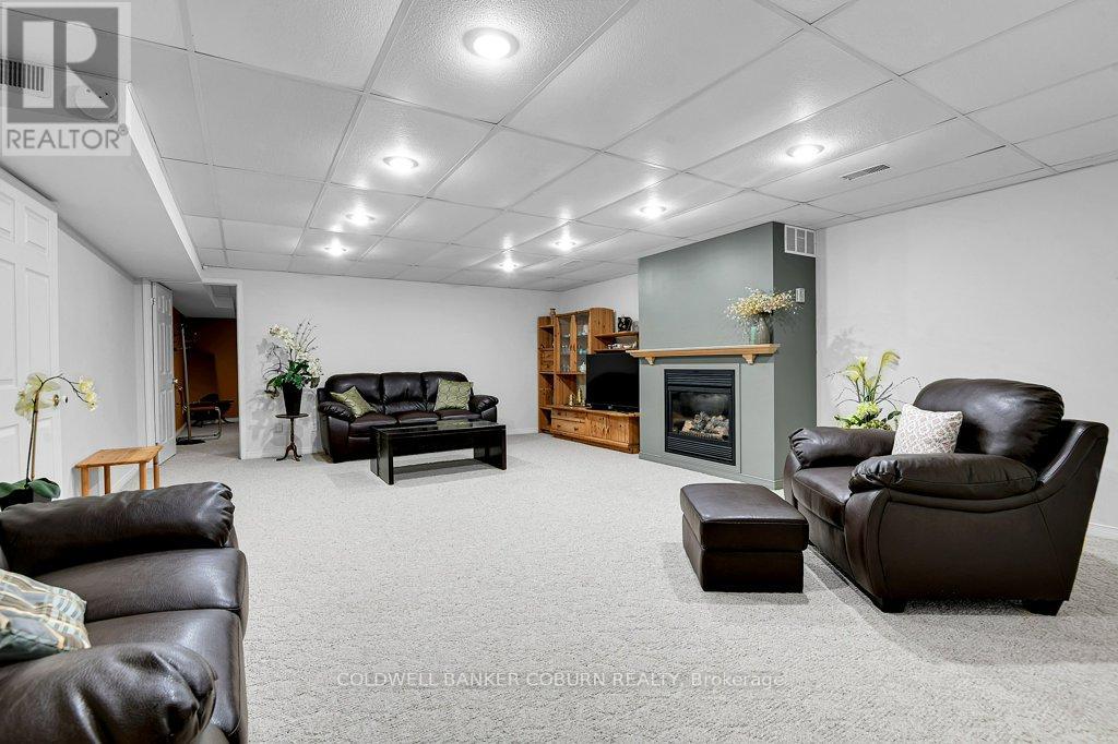 11229 Lakeshore Drive, South Dundas, Ontario  K0E 1K0 - Photo 32 - X12414278