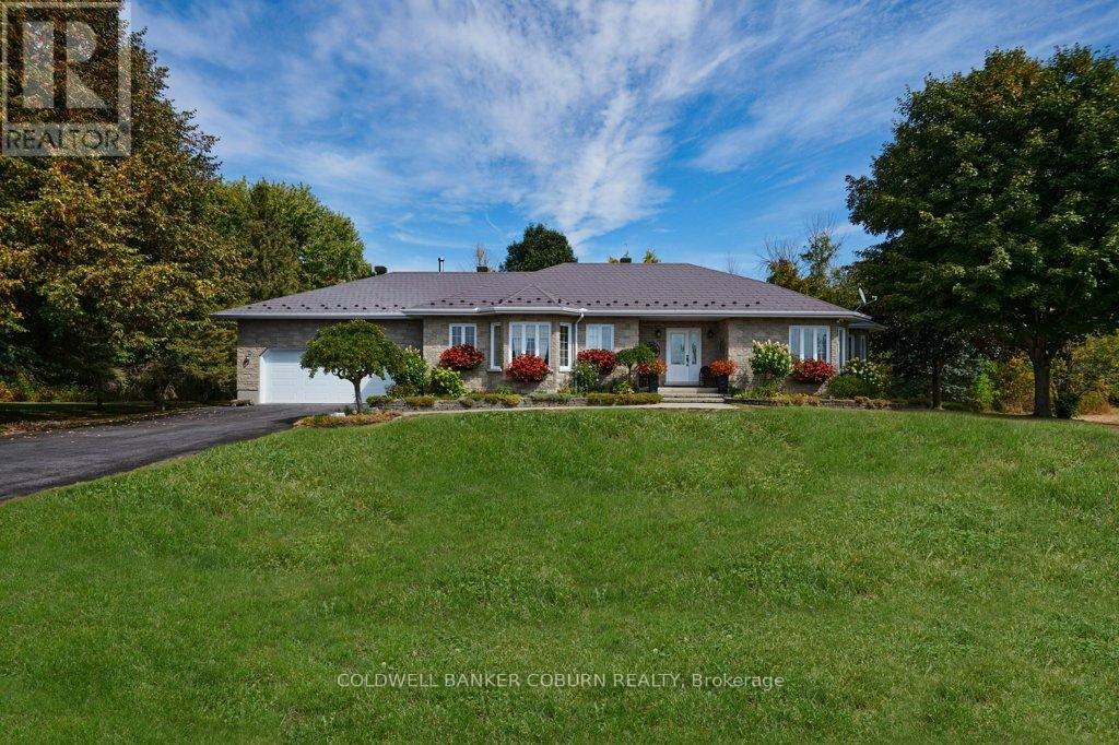 11229 Lakeshore Drive, South Dundas, Ontario  K0E 1K0 - Photo 36 - X12414278