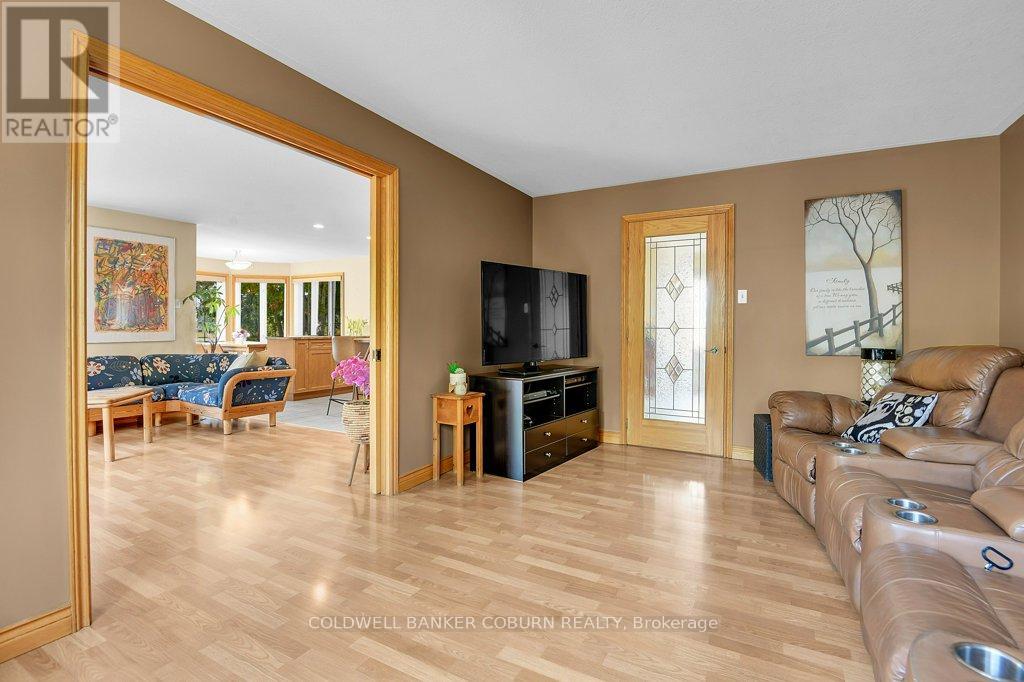 11229 Lakeshore Drive, South Dundas, Ontario  K0E 1K0 - Photo 6 - X12414278