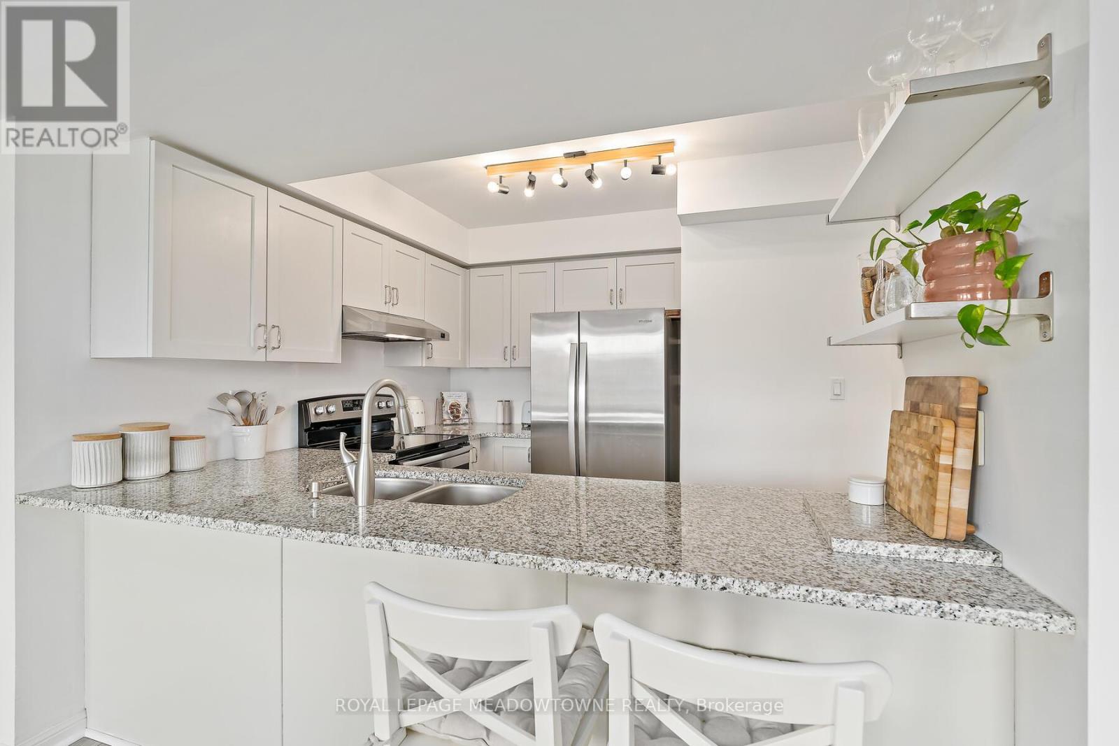 42 - 2614 Dashwood Drive, Oakville, Ontario  L6M 0K5 - Photo 11 - W12900946