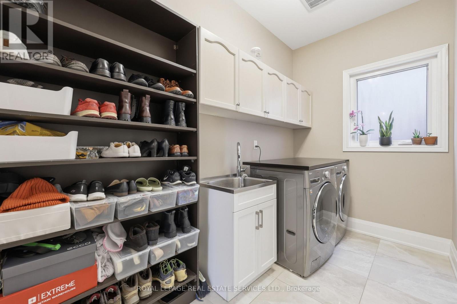 5087 Silverwater Mill Crescent, Mississauga, Ontario  L5V 2B6 - Photo 12 - W12901064