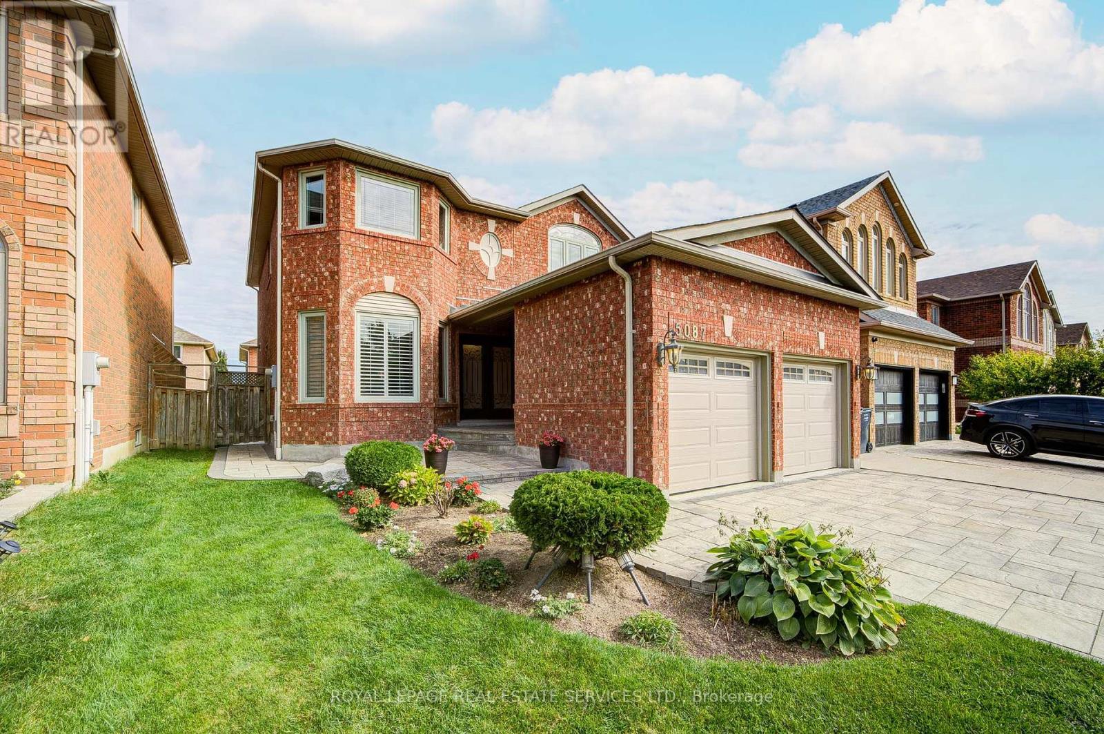 5087 Silverwater Mill Crescent, Mississauga, Ontario  L5V 2B6 - Photo 4 - W12901064