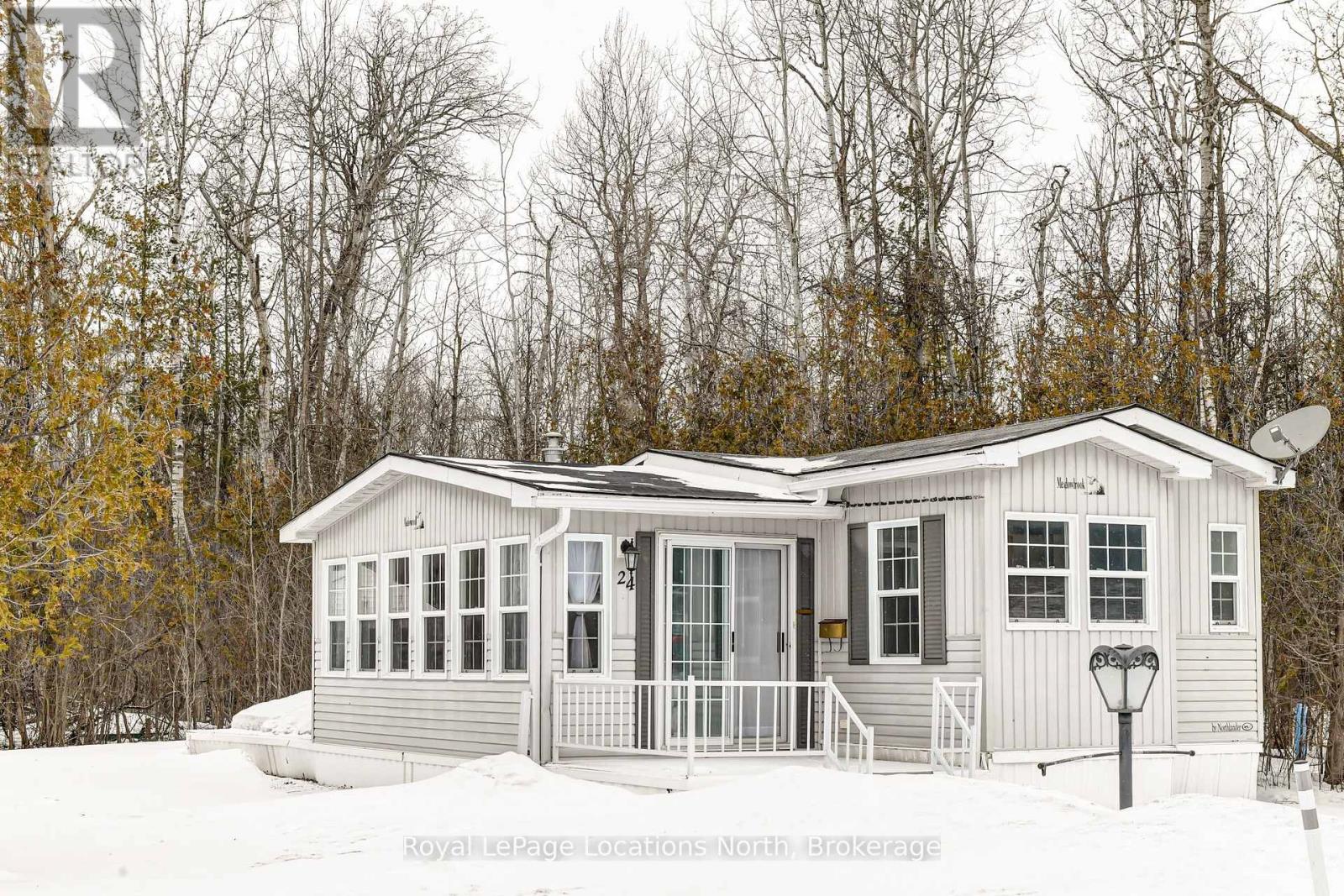 24 PRINCE CHARLES AVENUE N, springwater, Ontario