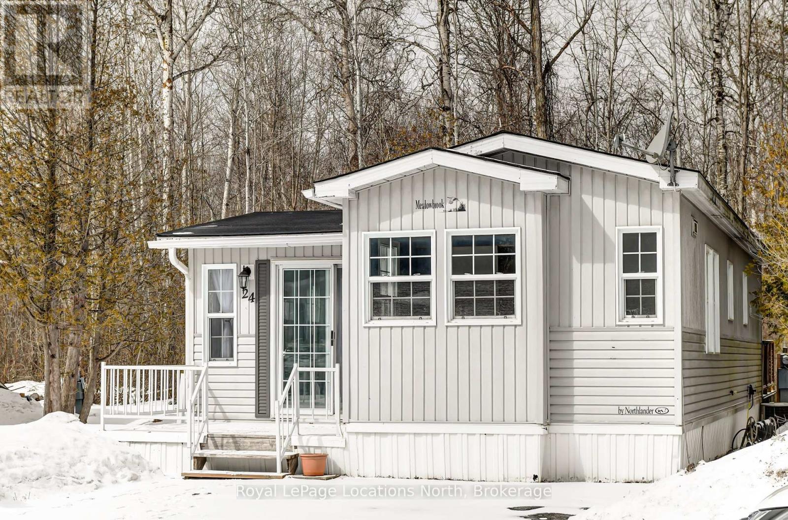 24 Prince Charles Avenue N, Springwater, Ontario  L0L 1P0 - Photo 16 - S12901452