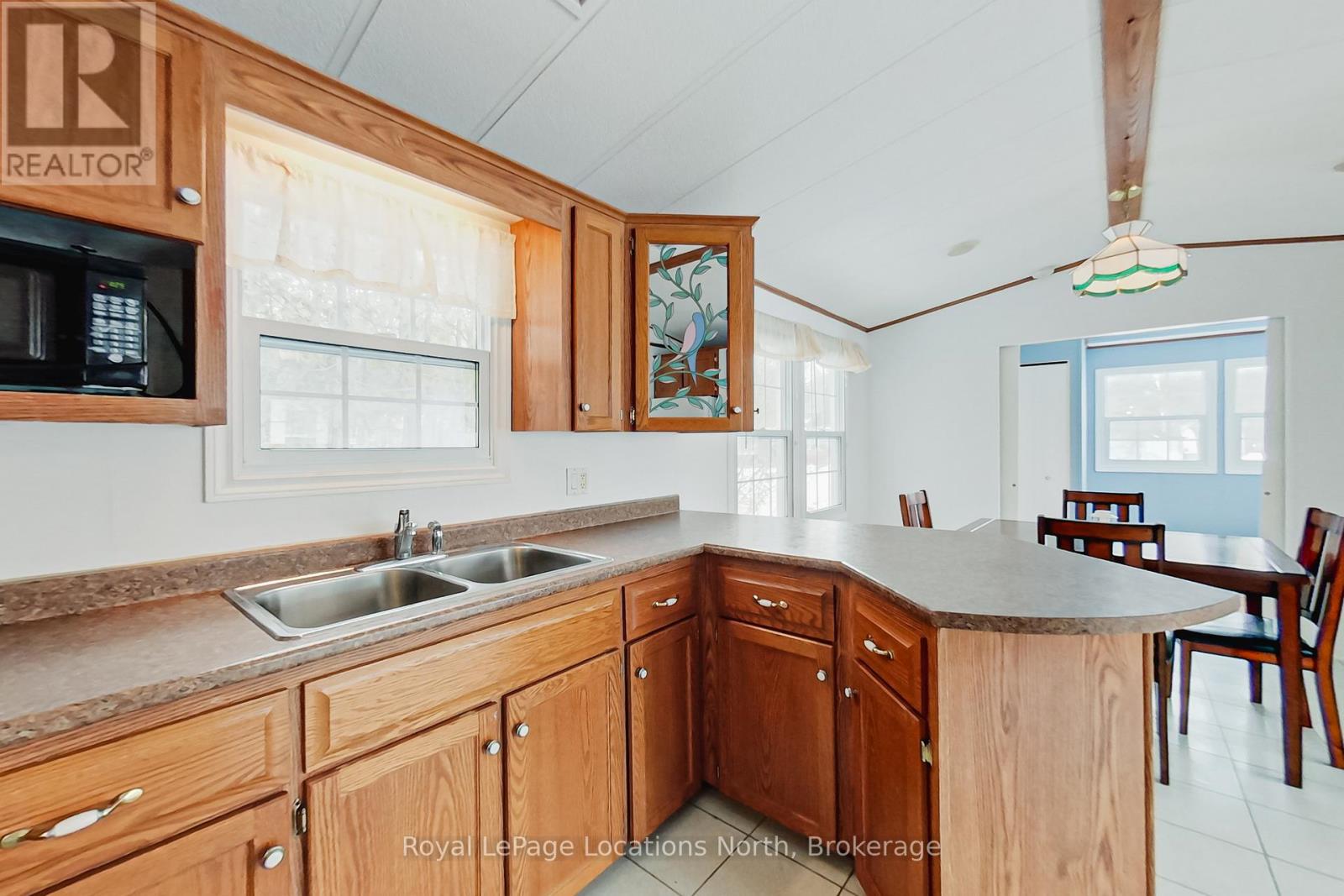 24 Prince Charles Avenue N, Springwater, Ontario  L0L 1P0 - Photo 3 - S12901452