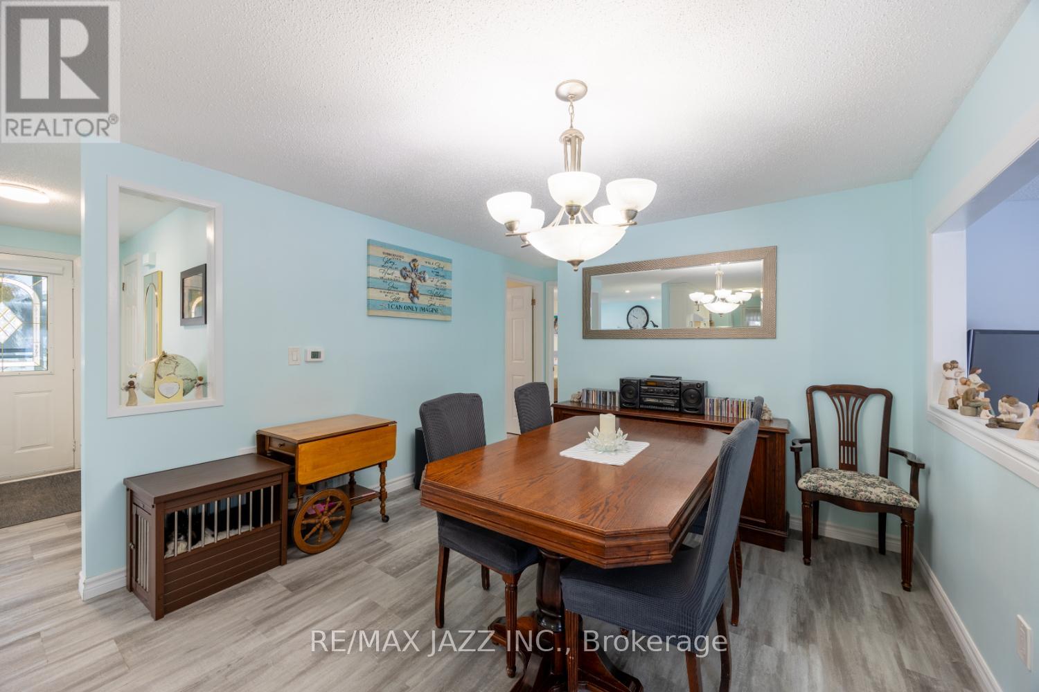 213 Wilmot Trail, Clarington (Bowmanville), Ontario  L1B 1A9 - Photo 5 - E12901306