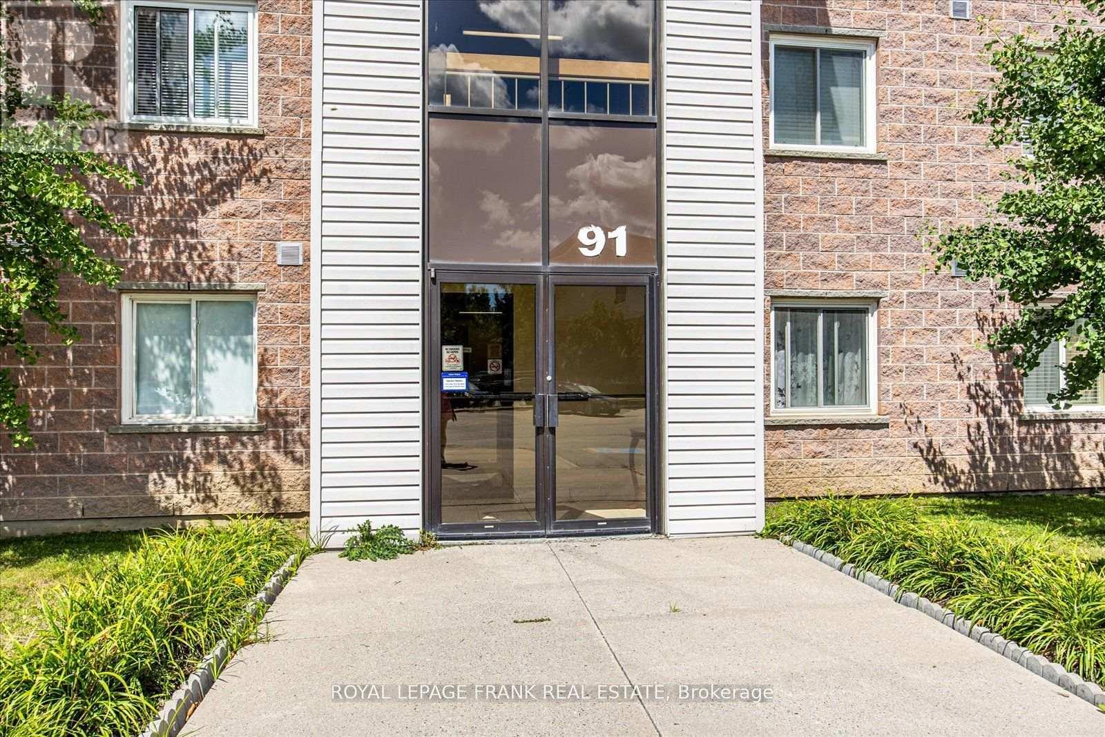 104 - 91 Aspen Springs Drive, Clarington (Bowmanville), Ontario  L1C 5J9 - Photo 2 - E12901406