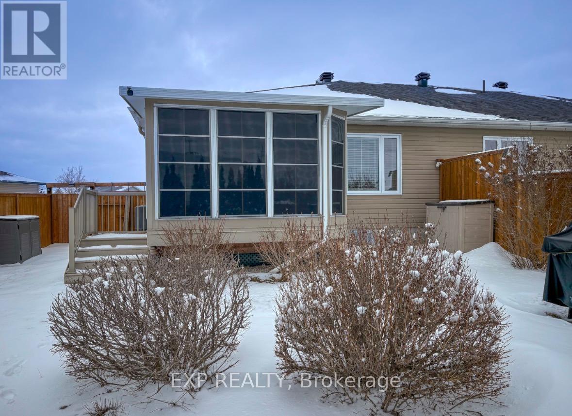 182 Elk Street, Renfrew, Ontario  K7V 1A0 - Photo 2 - X12901220