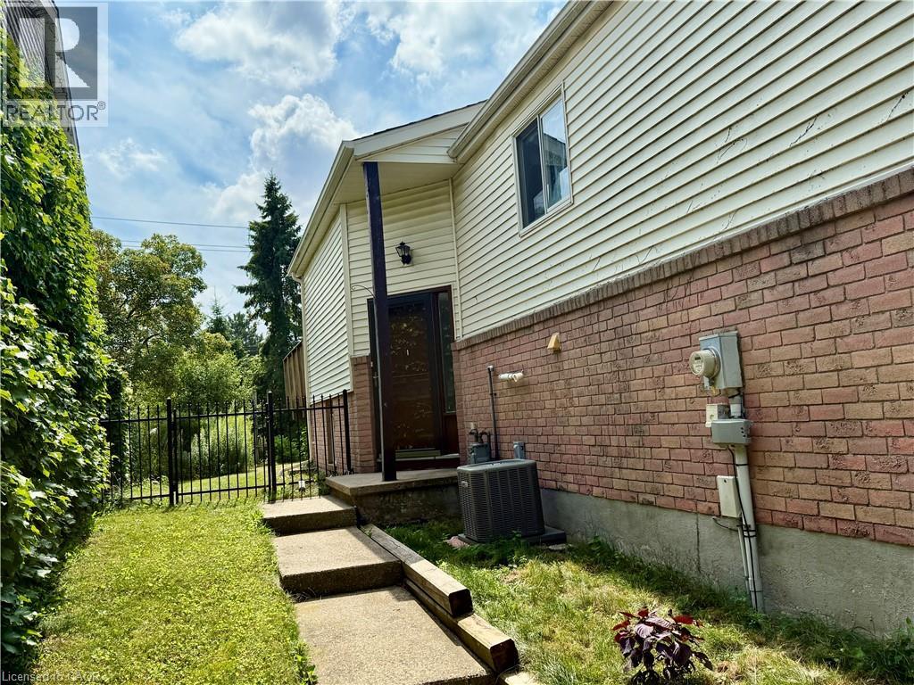 164 Herron Place, Waterloo, Ontario  N2T 1H2 - Photo 4 - 40813642