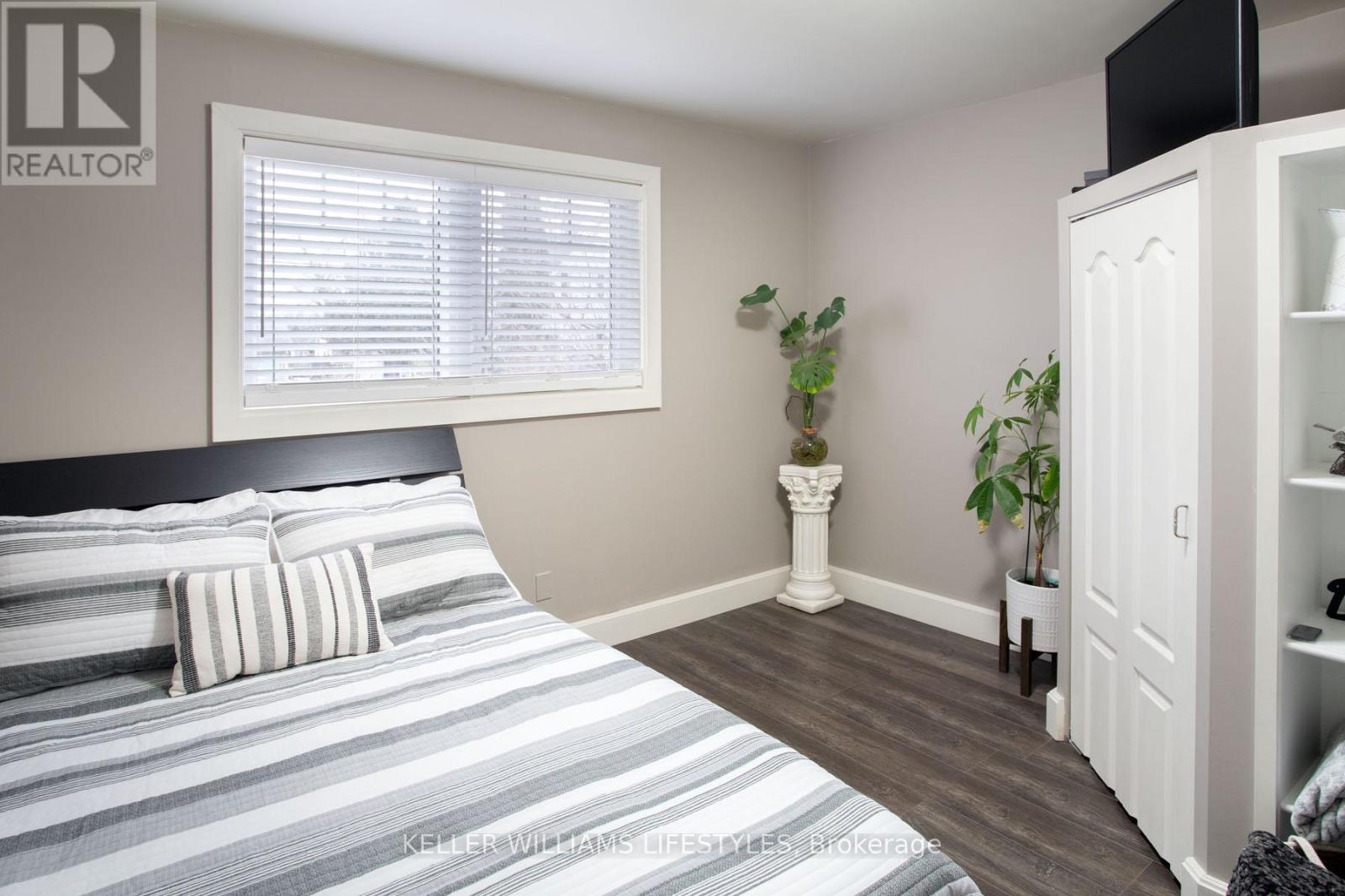 22 Charles Street, Thames Centre (Dorchester), Ontario  N0L 1G2 - Photo 10 - X12901342