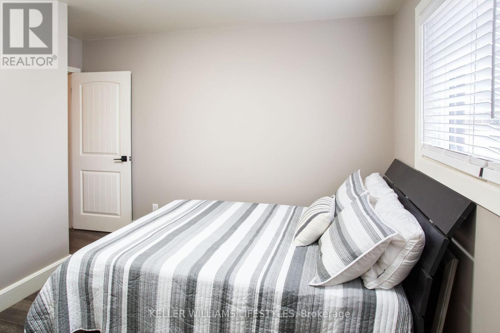 22 Charles Street, Thames Centre (Dorchester), Ontario  N0L 1G2 - Photo 11 - X12901342