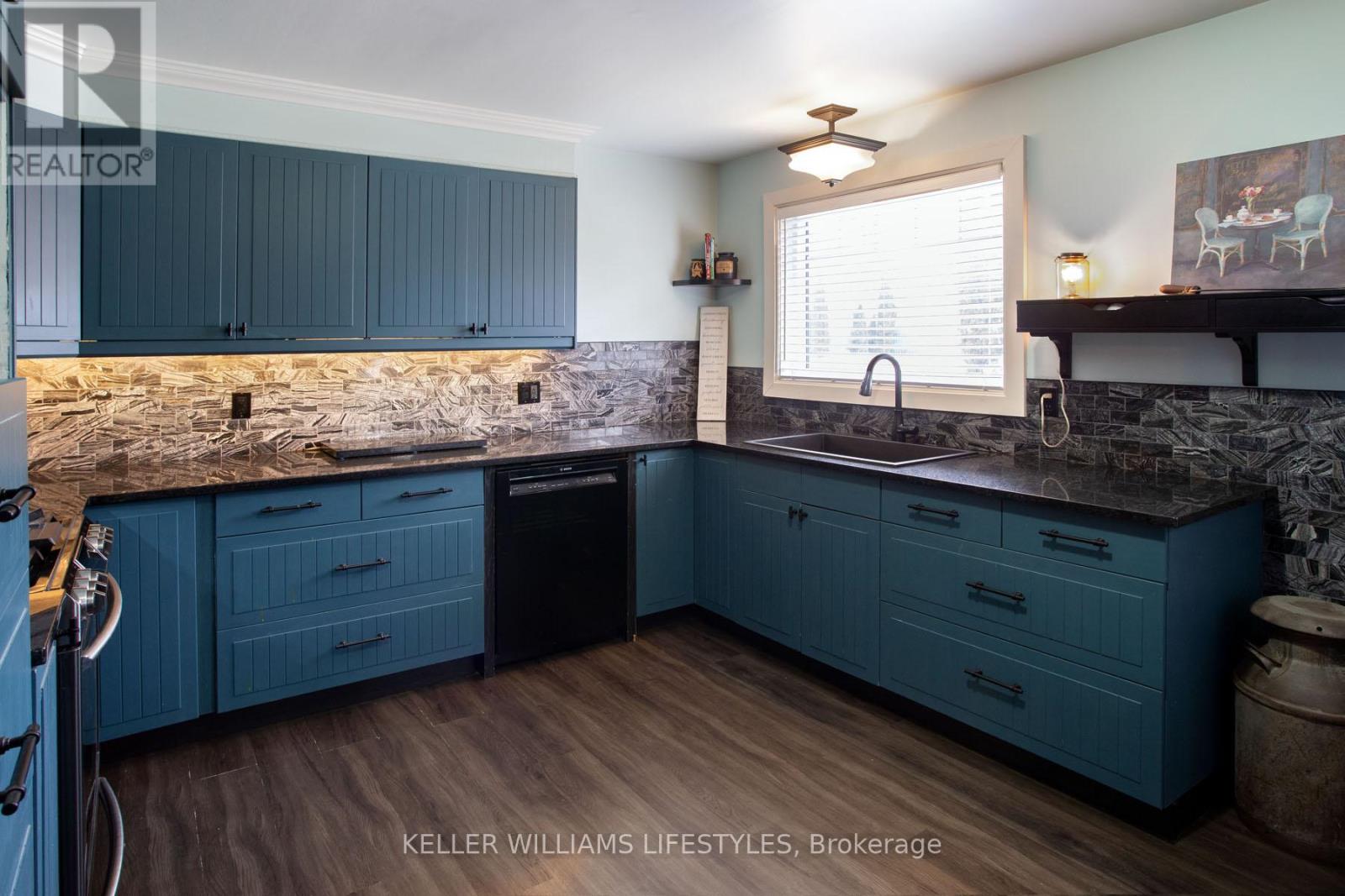 22 Charles Street, Thames Centre (Dorchester), Ontario  N0L 1G2 - Photo 7 - X12901342