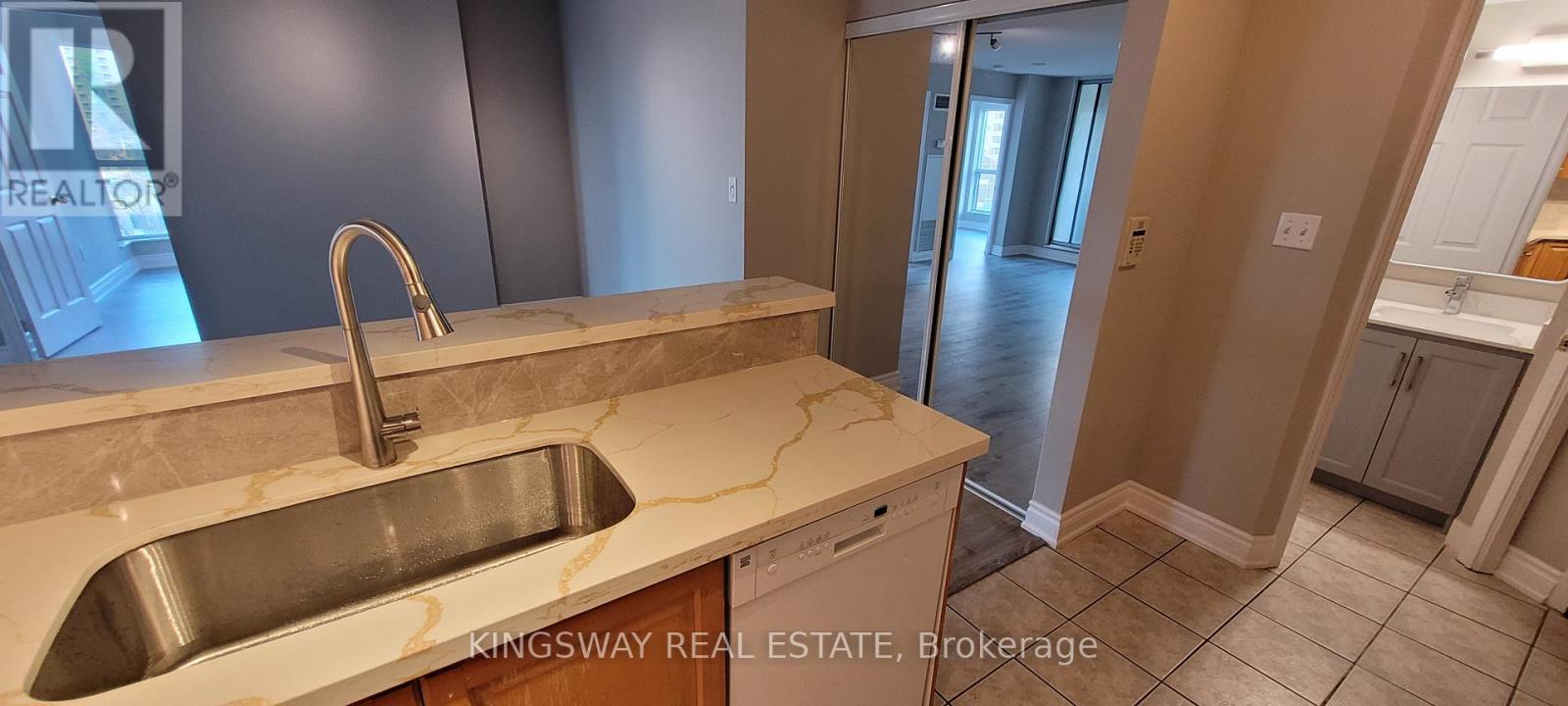 812 - 7 Lorraine Drive, Toronto, Ontario  M2N 7H2 - Photo 6 - C12901334