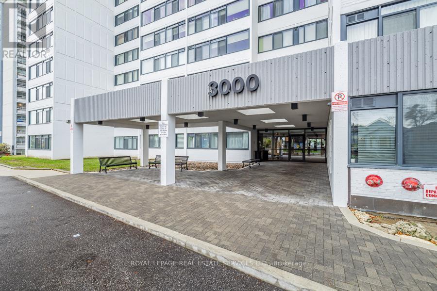 706 - 3000 Bathurst Street, Toronto, Ontario  M6B 3B4 - Photo 14 - C12901390