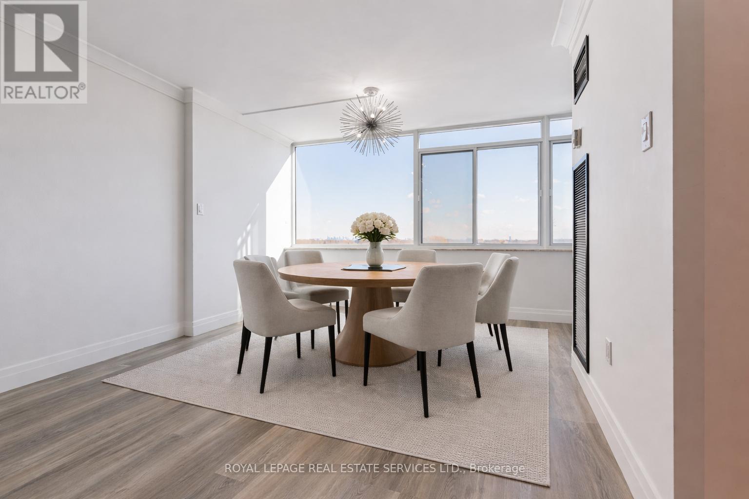 706 - 3000 Bathurst Street, Toronto, Ontario  M6B 3B4 - Photo 4 - C12901390