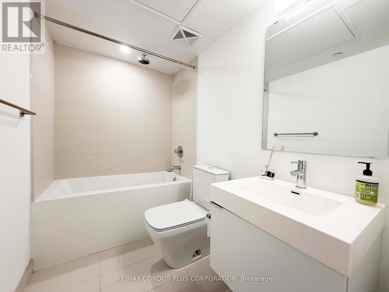 306 - 99 Foxbar Road, Toronto, Ontario  M4V 0B2 - Photo 10 - C12901424