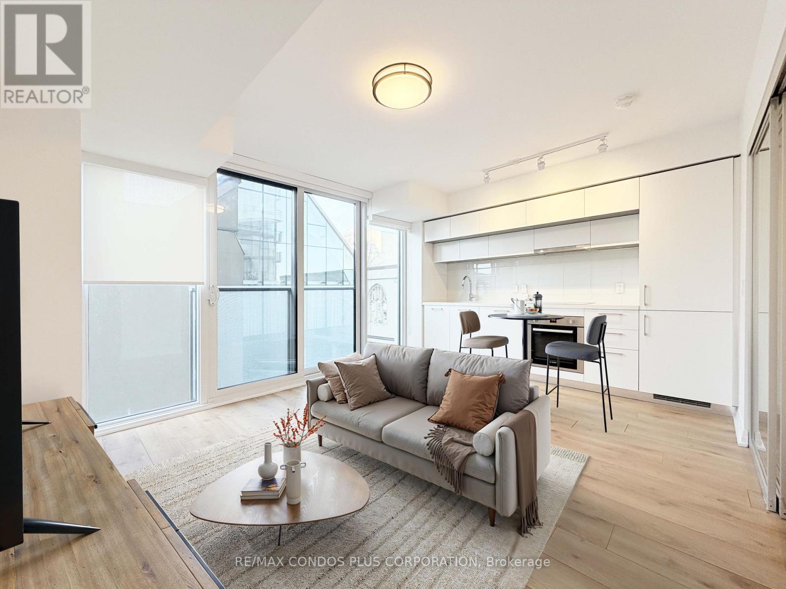 306 - 99 Foxbar Road, Toronto, Ontario  M4V 0B2 - Photo 2 - C12901424