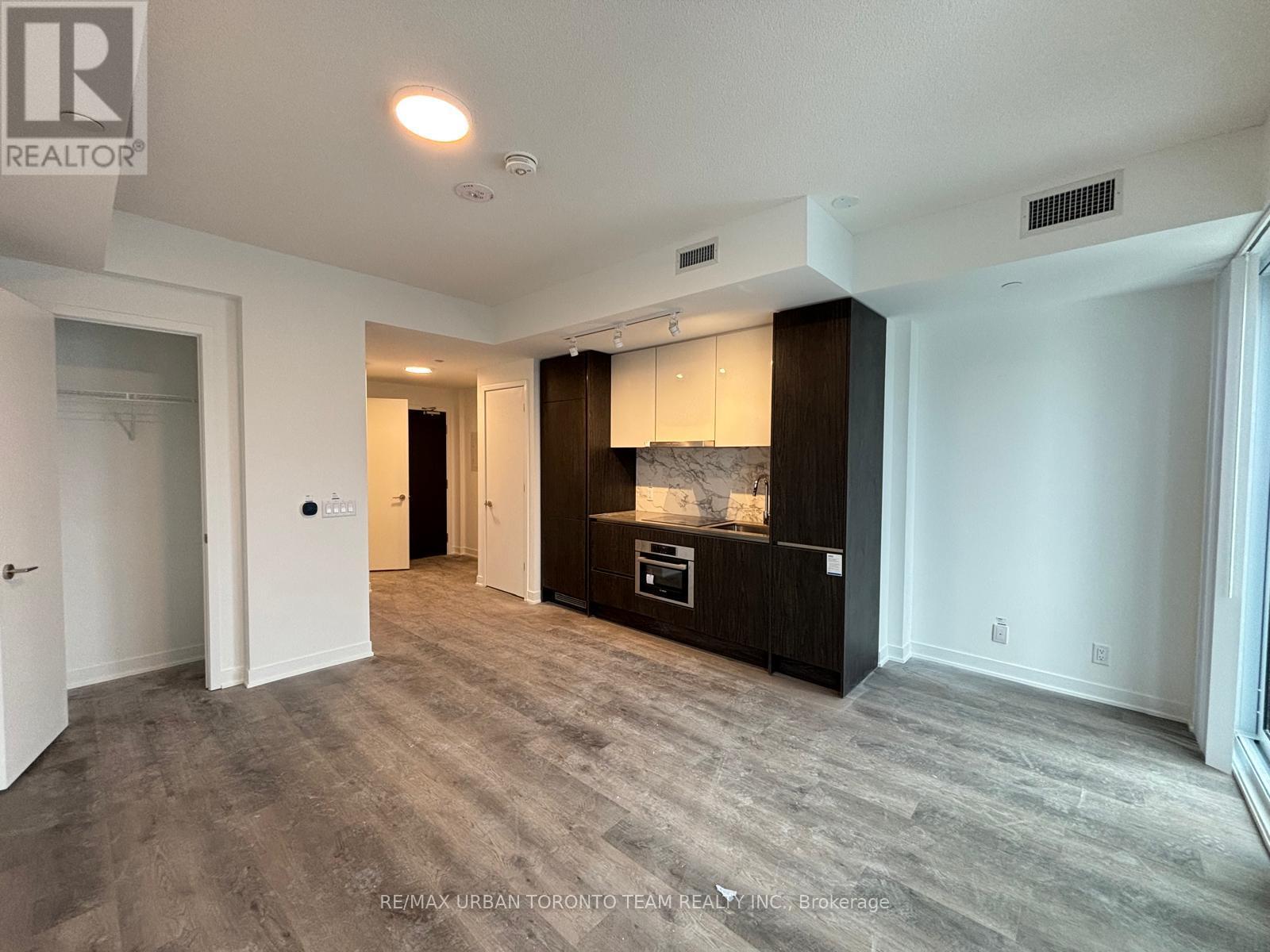 2711 - 180 Front Street E, Toronto, Ontario  M5A 0K9 - Photo 3 - C12901464