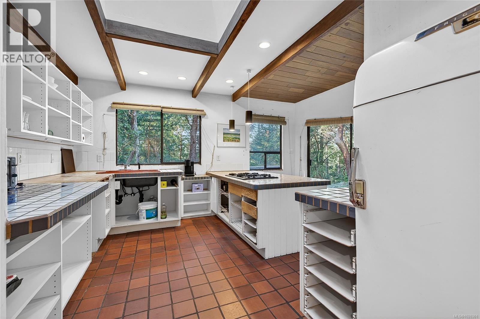 160 Sky Valley Rd, Salt Spring, British Columbia  V8K 2C7 - Photo 13 - 1028301