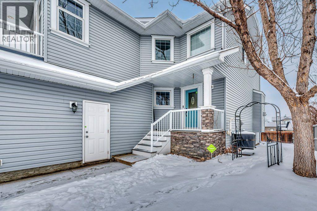 144 Springmere Close, Chestermere, Alberta  T1X 1J9 - Photo 3 - A2293499